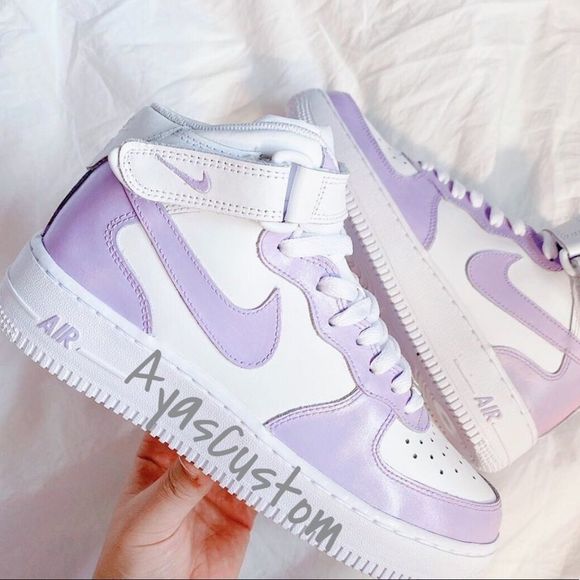 Nike Shoes - Nike air force mid